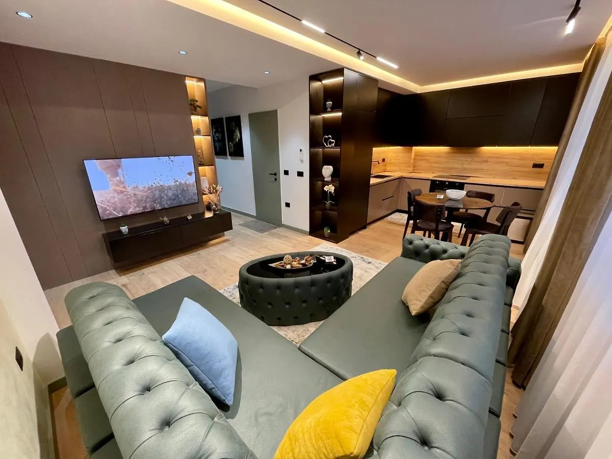 Queens Luxury Apartments Tirana