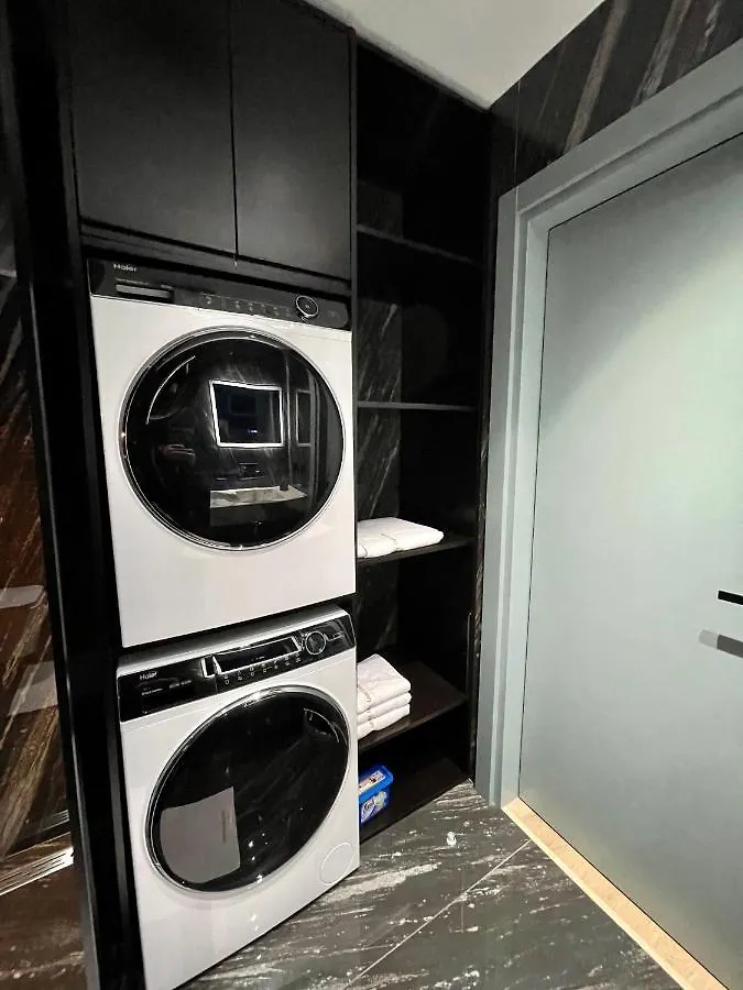 Queens Luxury Apartments Tirana 0*,  Albania