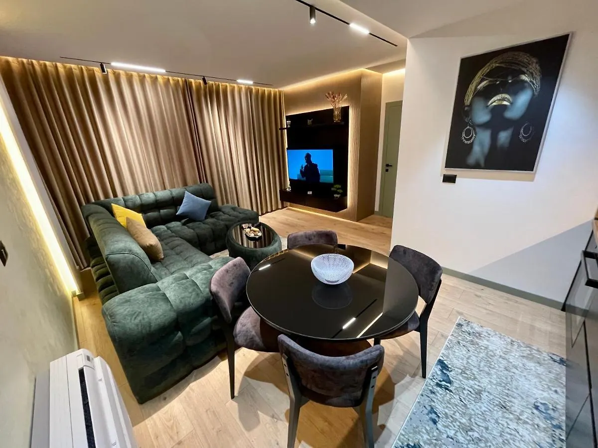 Queens Luxury Apartments Tirana