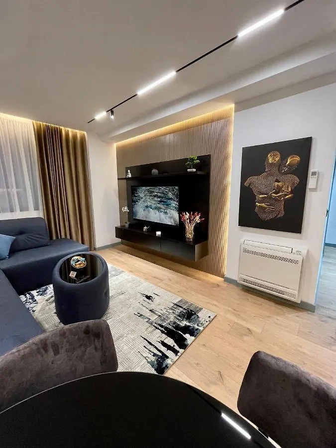Queens Luxury Apartments Tirana