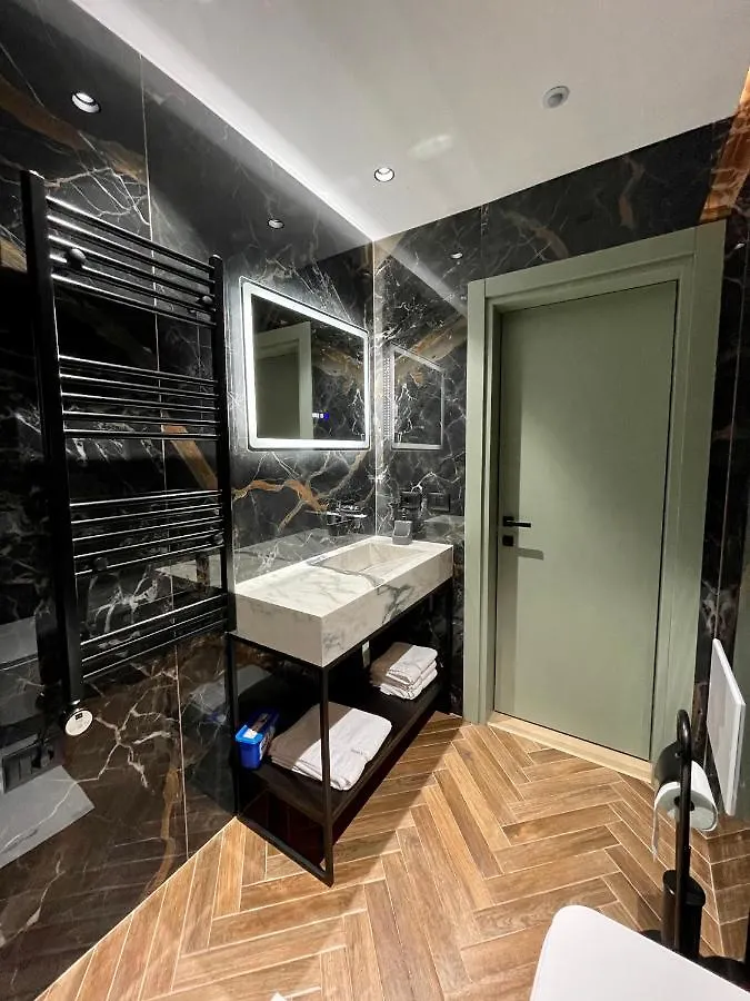 Queens Luxury Apartments Tirana
