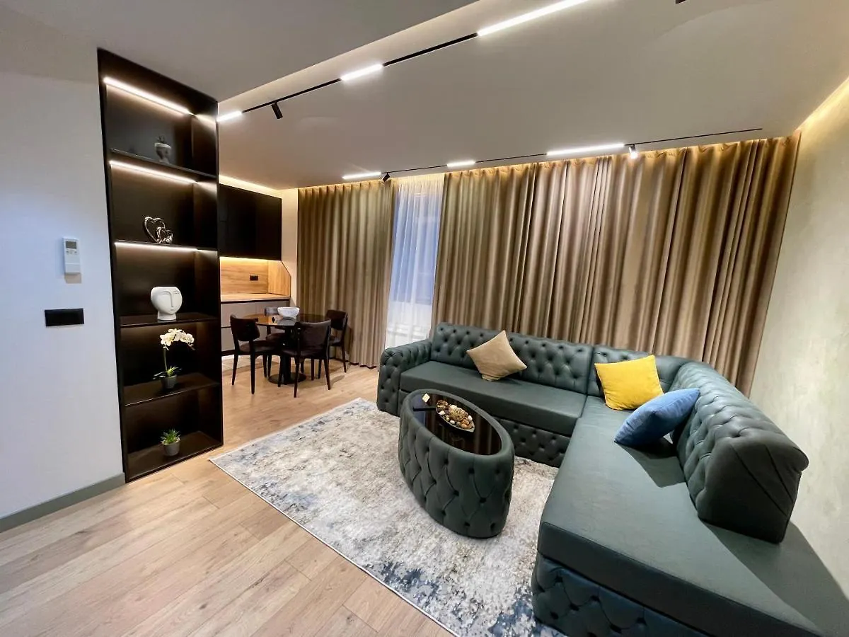 Queens Luxury Apartments Tirana