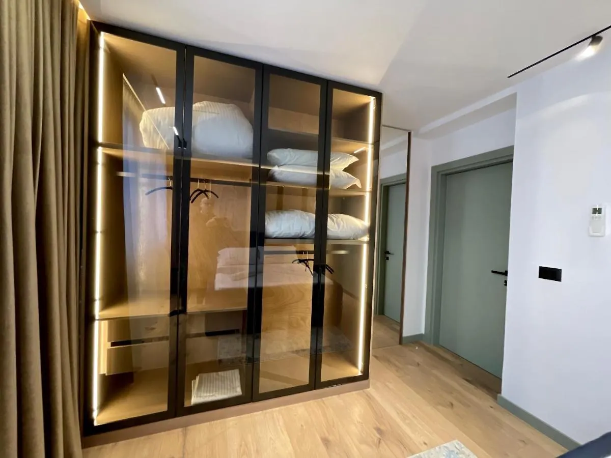 Queens Luxury Apartments Tirana
