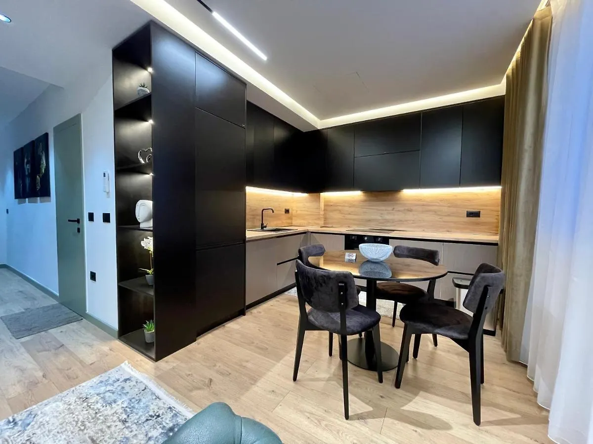 Queens Luxury Apartments Tirana
