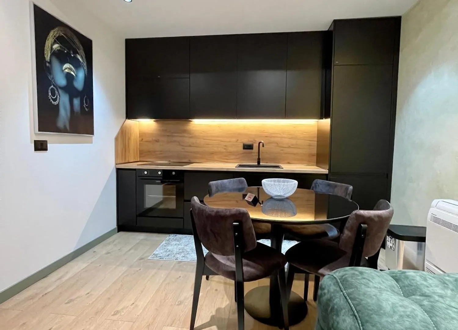 Queens Luxury Apartments Tirana
