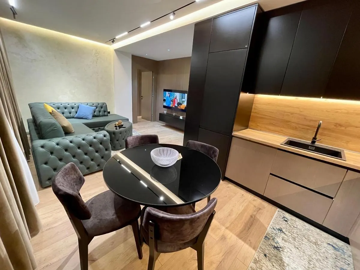 Queens Luxury Apartments Tirana 0*,  Albania